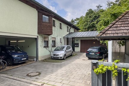 WINDISCH IMMOBILIEN – Gewerbeimmobilie mit vier Büros und einer Wohnung - ideal für den Mittelstand - Gewerbeobjekt Oberschleissheim | Angebot:22150182