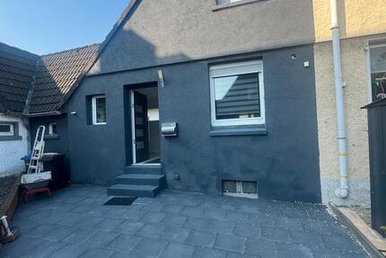 Haus Krefeld Gellep-Stratum - 3 Zimmer, 80 m&sup2;, 1.500&euro; | Angebot:26268368
