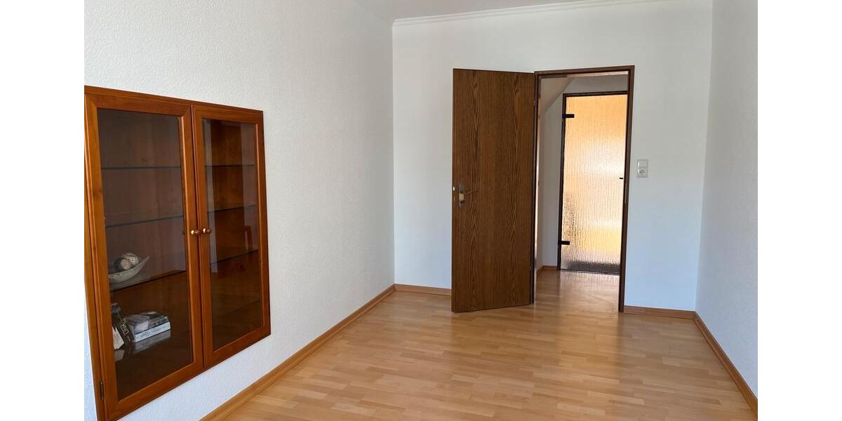 Dachgeschoßwohnung Mayen - 3 Zimmer, 70 m&sup2;, 780&euro; | Angebot:26033599