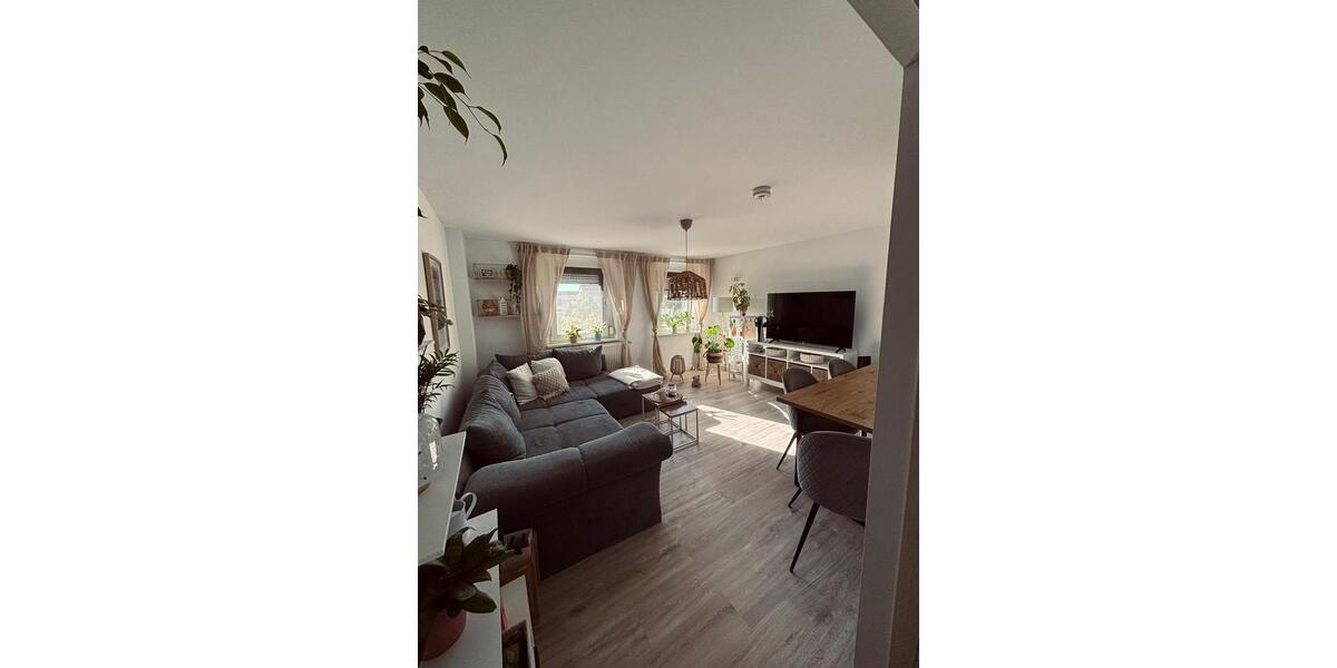 Helle 2-Raum-Wohnung mit Einbauküche im 2. OG 2 zimmer