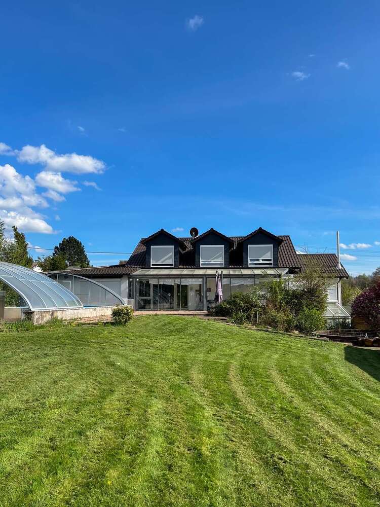 Haus zum Kaufen in Neckargemünd Mückenloch 950.000 € 394.21 m²