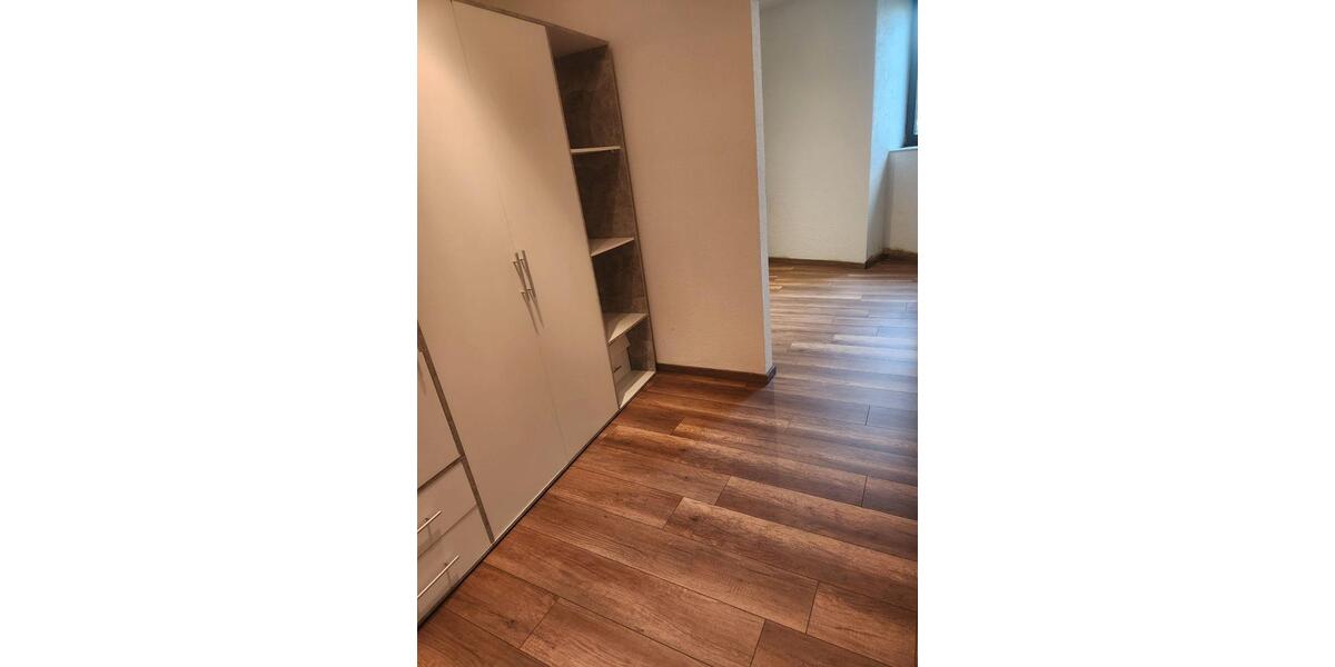 Erdgeschoßwohnung Ramstein-Miesenbach Miesenbach - 2.5 Zimmer, 153 m&sup2;, 1.300&euro; | Angebot:26631520