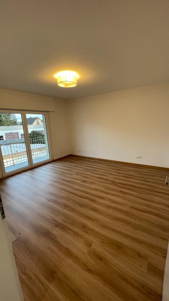 Wohnung 2 ZKB + Balkon + Garage