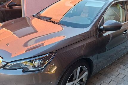 Peugeot 308 140.000 km 8.500 &euro; Fichtenhof 92260