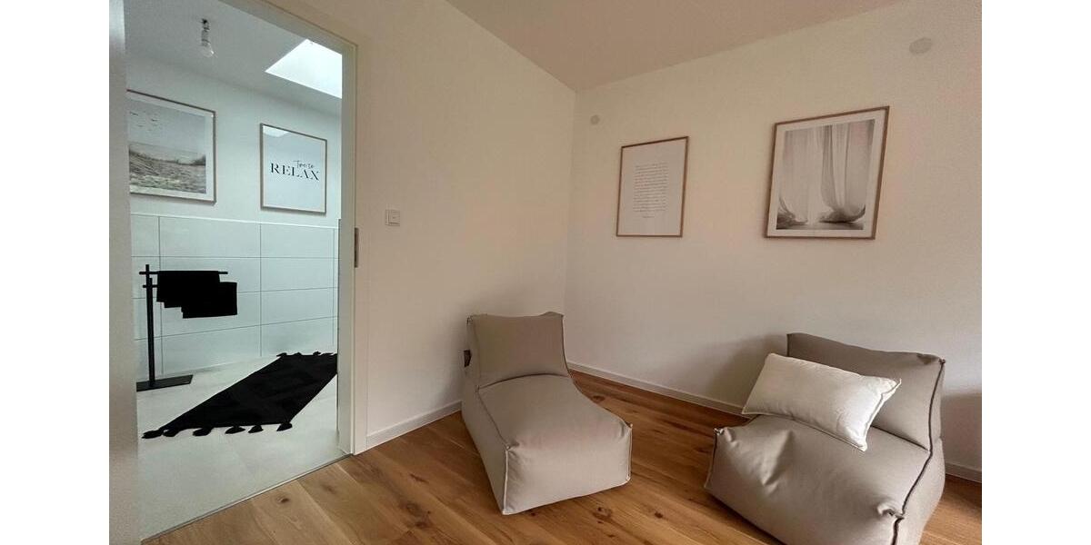 Einfamilienhaus Upgant-Schott Schott - 10 Zimmer, 250 m&sup2;, 2.200&euro; | Angebot:25450756