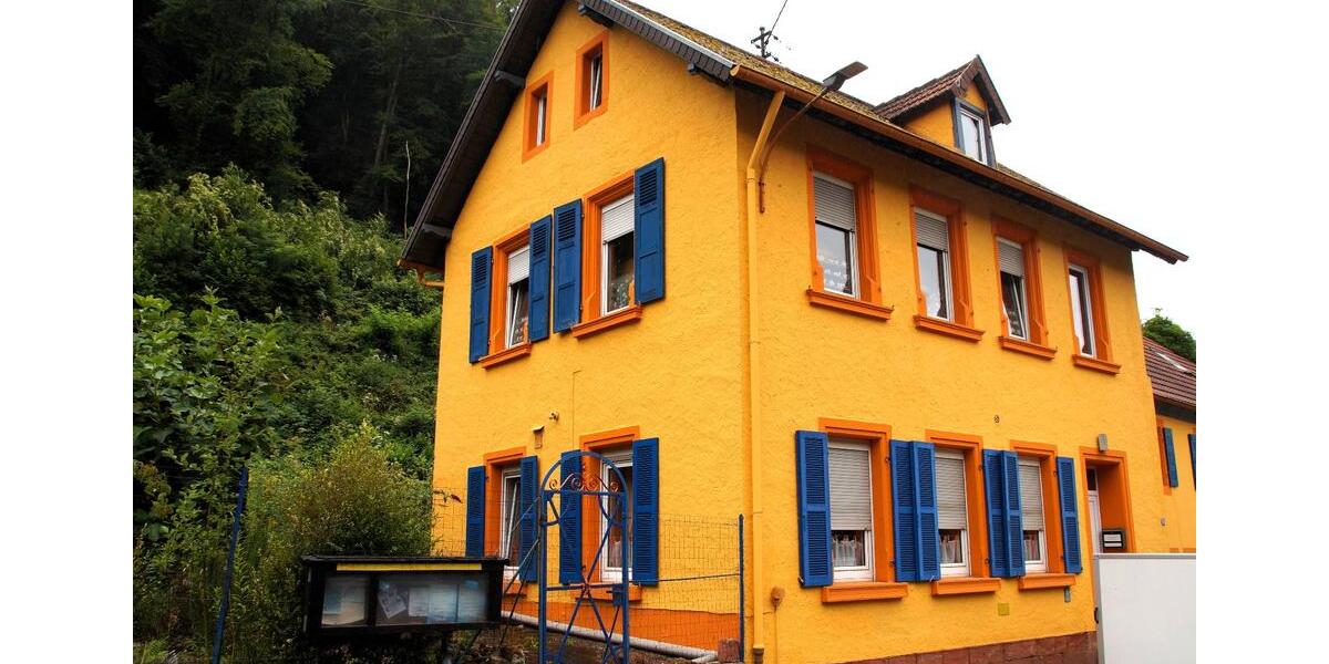 Einfamilienhaus Albersweiler - 7 Zimmer, 192 m&sup2;, 260.000&euro; | Angebot:26549392