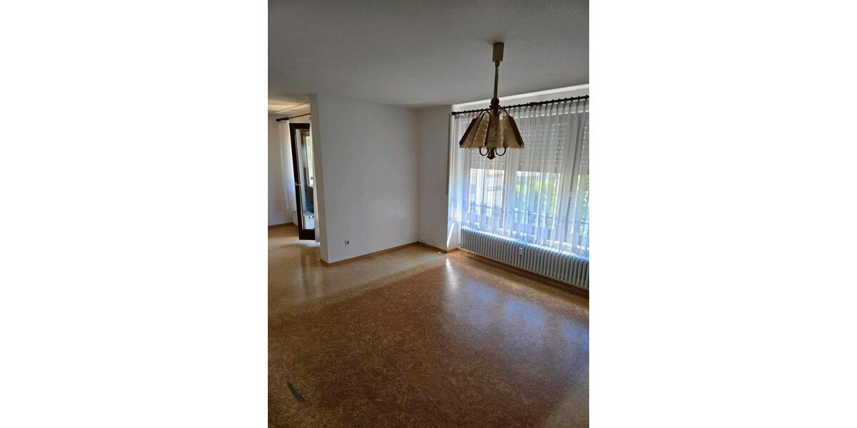 Etagenwohnung Bad Mergentheim - 3 Zimmer, 82 m&sup2;, 200.000&euro; | Angebot:27120849
