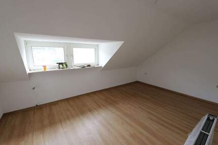 Gemütliche Dachgeschosswohnung im Herzen Hombruchs mit neuer Küche 2 zimmer