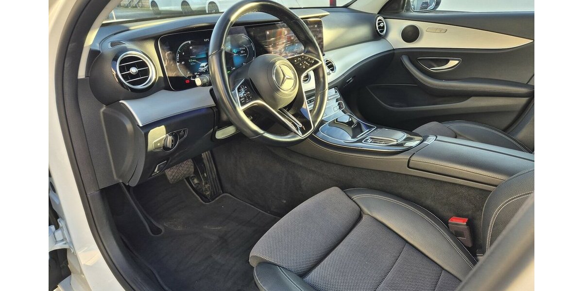 Mercedes-Benz E 300 e T Avantgarde AHK, LED, Rückfahrkamera, App 55.700 km 26.990 &euro; Rodgau 63110