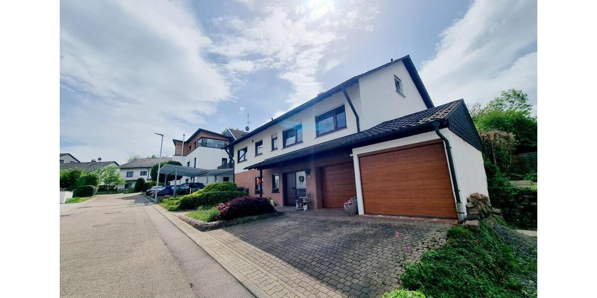 Dachgeschoßwohnung Bretten - 2.5 Zimmer, 120 m&sup2;, 725&euro; | Angebot:24817753