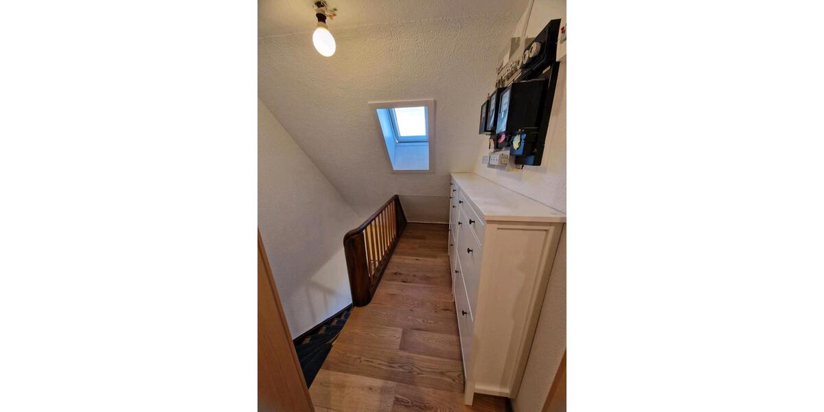 Dachgeschoßwohnung Griesheim - 3 Zimmer, 60 m&sup2;, 260.000&euro; | Angebot:26163882