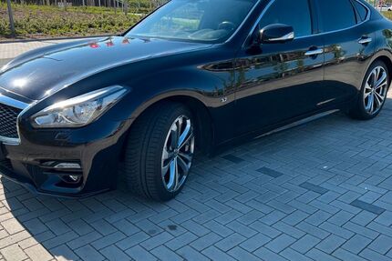 INFINITI Q70 93.000 km 17.200 € Dresden 01219