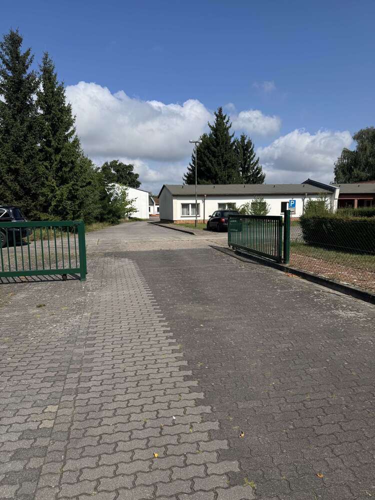 Halle in Fürstenwalde 600.000 € 2000 m²