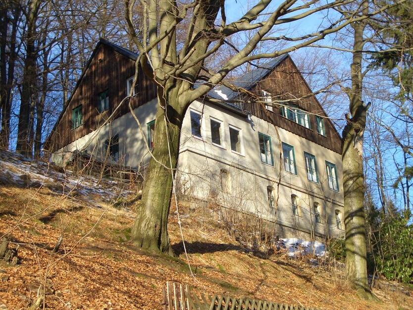 Fabrikantenvilla auf Buchenwaldgrundstück nahe Dresden
