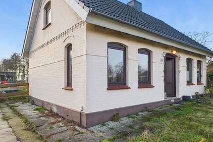 Haus zum Kaufen in Otterndorf 244.000 € 80.36 m² 4 zimmer