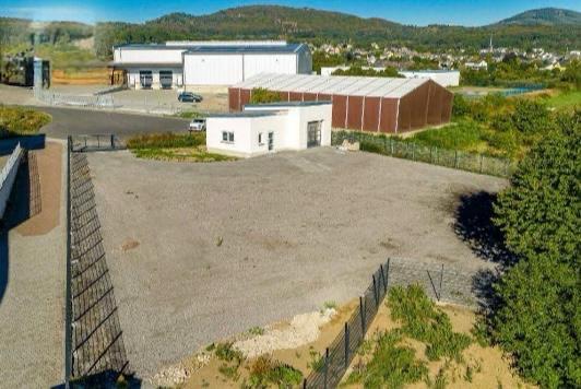 Neubau Gewerbegrundstück mit Werkstatt zimmer