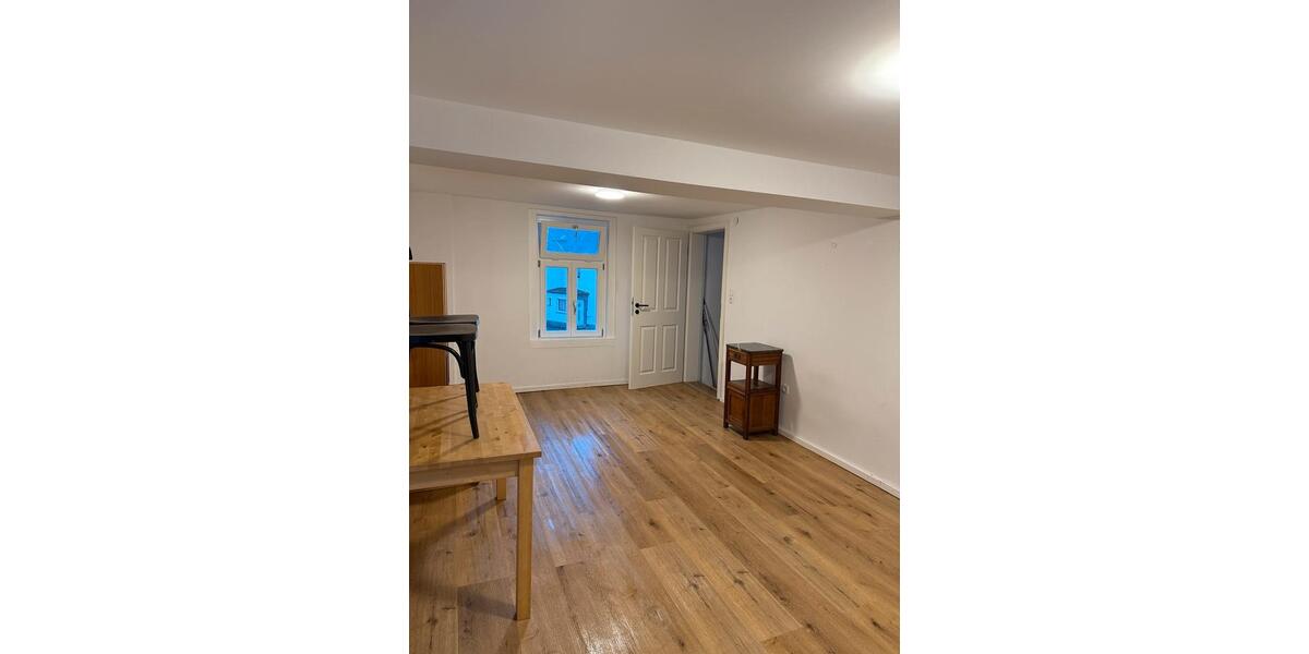 Einfamilienhaus Sinn - 5 Zimmer, 160 m&sup2;, 1.200&euro; | Angebot:23415451