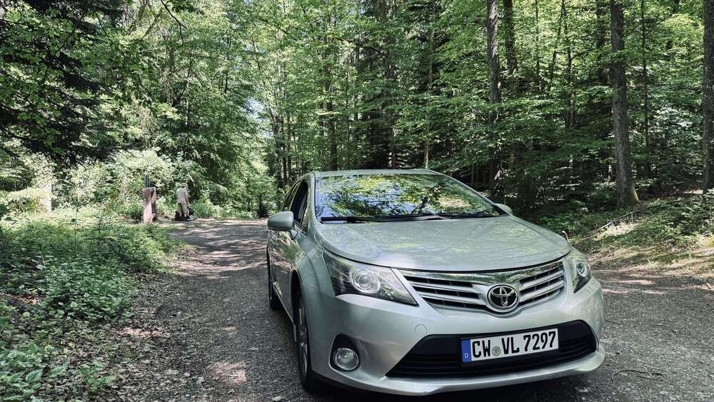 Toyota Avensis 174.000 km 5.500 &euro; Bad Liebenzell Unterhaugstett 75378