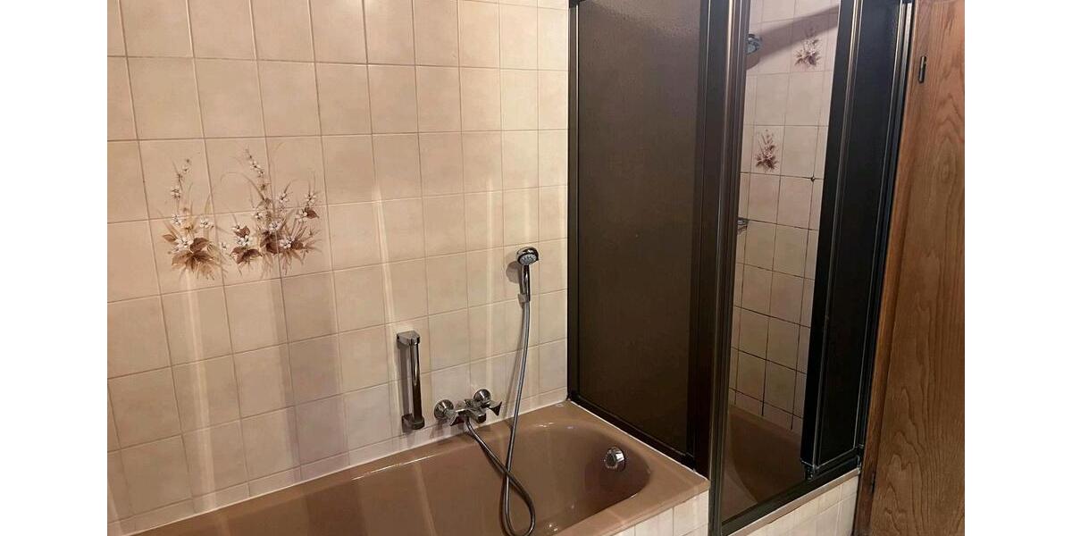 Etagenwohnung Ellwangen (Jagst) - 3.5 Zimmer, 100 m&sup2;, 700&euro; | Angebot:26429163