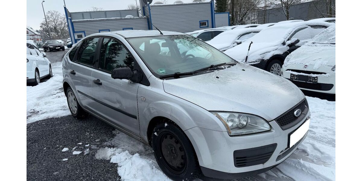 Ford Focus 110.000 km 1.999 &euro; Detmold 32758
