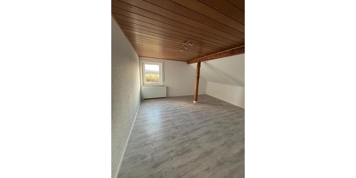 Dachgeschoßwohnung Frankenberg (Eder) - 3 Zimmer, 65 m&sup2;, 600&euro; | Angebot:26412975