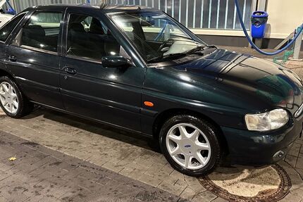 Ford Escort 67.000 km 4.500 &euro; Wuppertal 42103