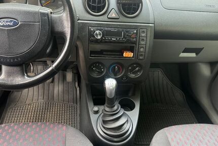 Ford Fiesta 188.000 km 999 € Stuttgart 70327