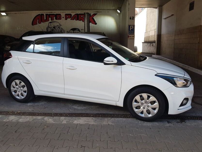 i20