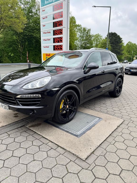 Porsche Cayenne 303.000 km 14.900 € Osnabrück 49084