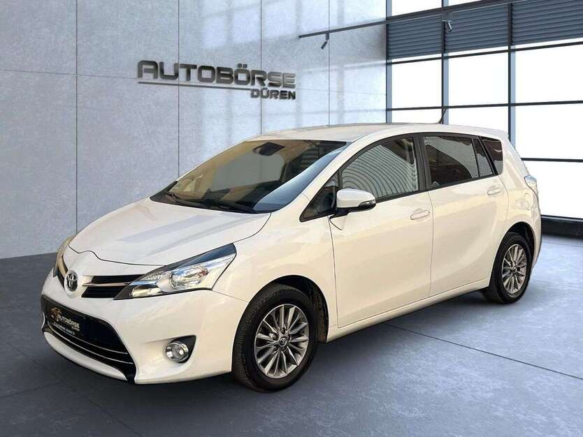 Toyota Verso 88.711 km 12.499 € Düren 52351