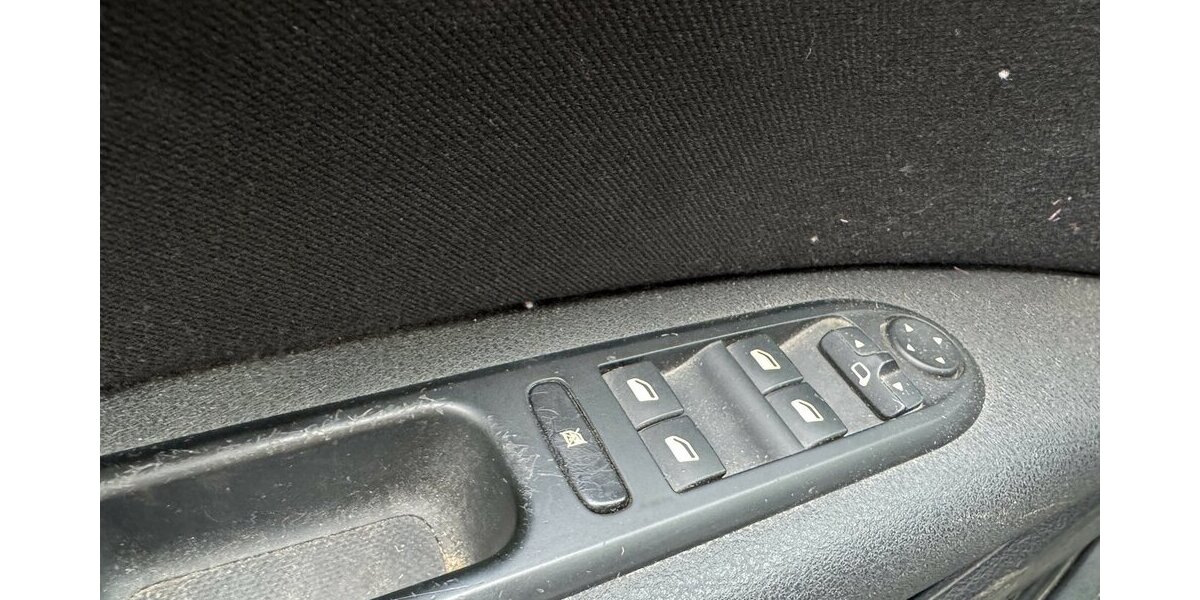 Peugeot 407 1. Hand nur 91tkm Kampfspuren 91.000 km 3.999 &euro; Hamburg 22339