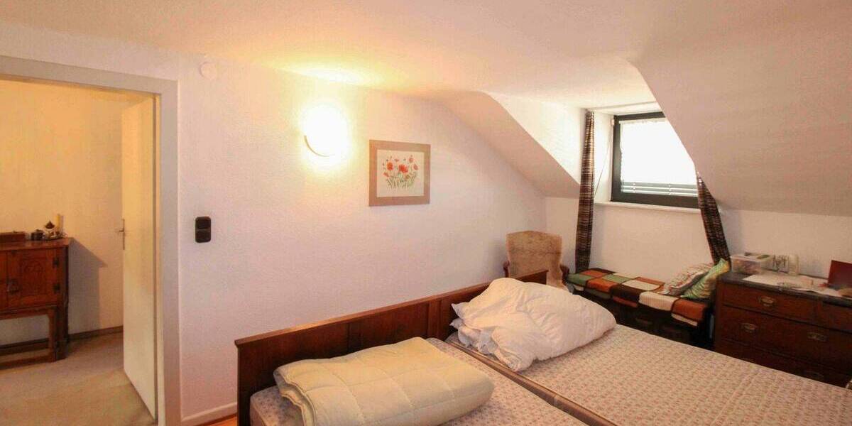 Reihenmittelhaus Trier Trier-Ost - 7 Zimmer, 142 m&sup2;, 275.000&euro; | Angebot:26307610