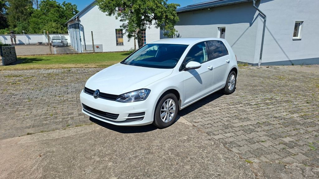 VW Golf 97.800 km 10.600 &euro; Hasselbach 56288