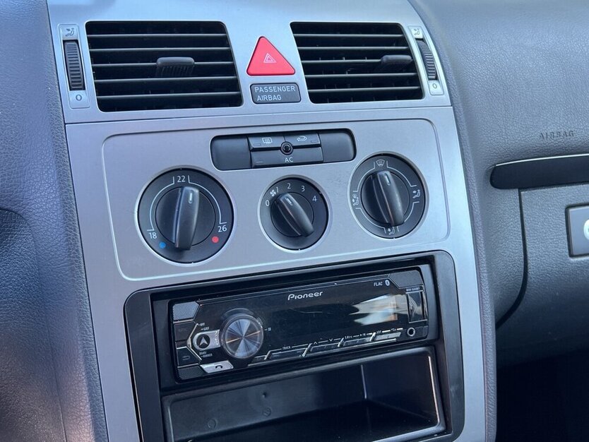 Touran 1.9 TDI Klima AHK Tempo Kupplung !