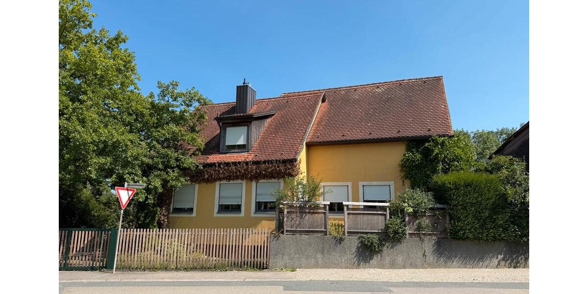 Einfamilienhaus Bad Windsheim - 6 Zimmer, 143 m&sup2;, 1.200&euro; | Angebot:26237538