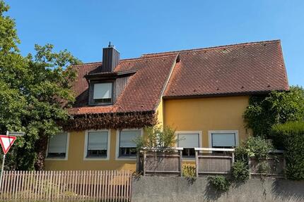 Haus Bad Windsheim - 6 Zimmer, 143 m&sup2;, 1.200&euro; | Angebot:26237538