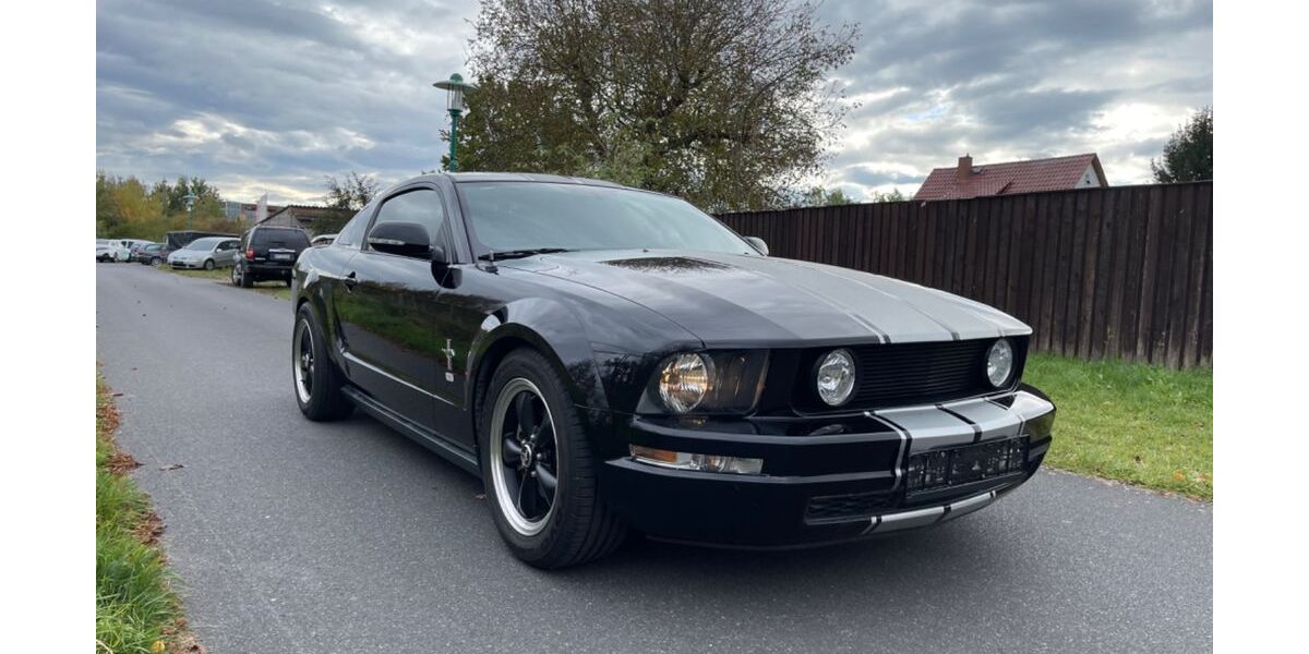 Ford Mustang 105.000 km 11.900 &euro; DAHLEWITZ 15827