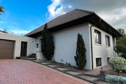 Haus Steinfeld (Oldenburg) - 9 Zimmer, 230 m&sup2;, 420.000&euro; | Angebot:22127168