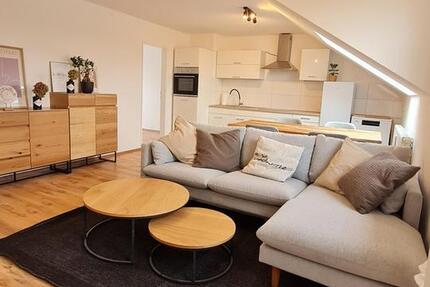 Erstbezug nach Sanierung – Exklusive, vollmöblierte Dachgeschosswohnung mit Dachterrasse & TG zimmer