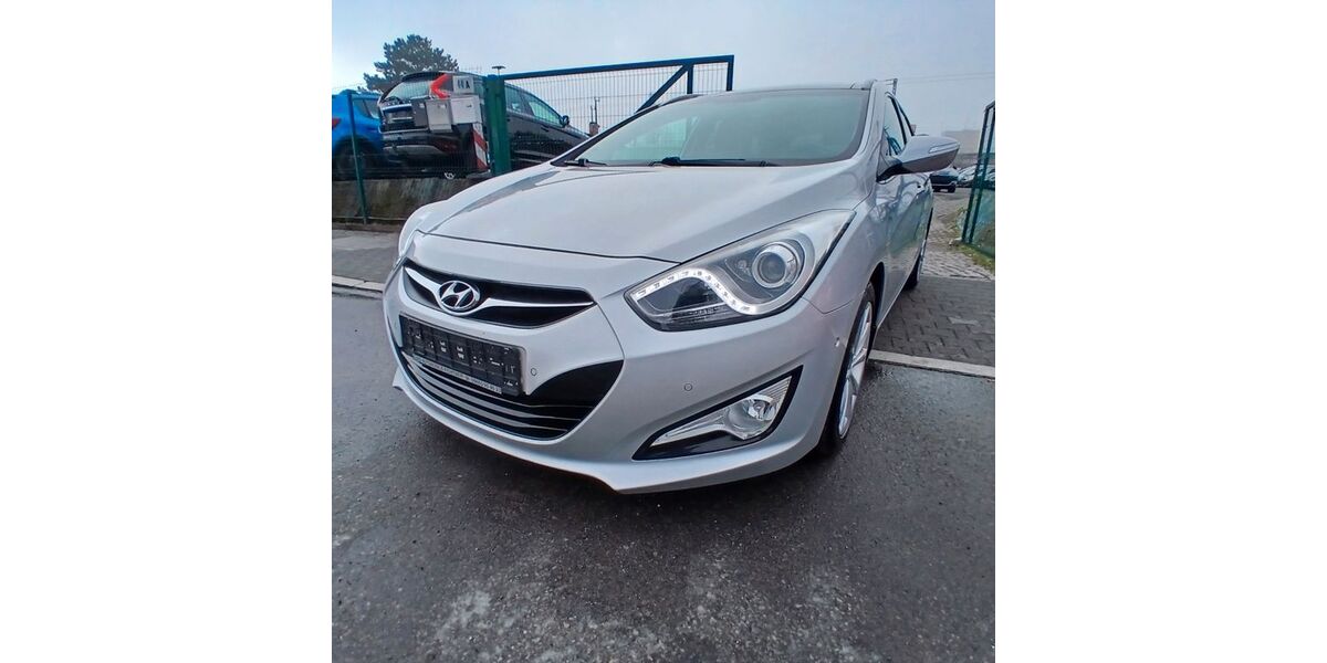 Hyundai i40 209.000 km 6.999 &euro; Berlin 13597