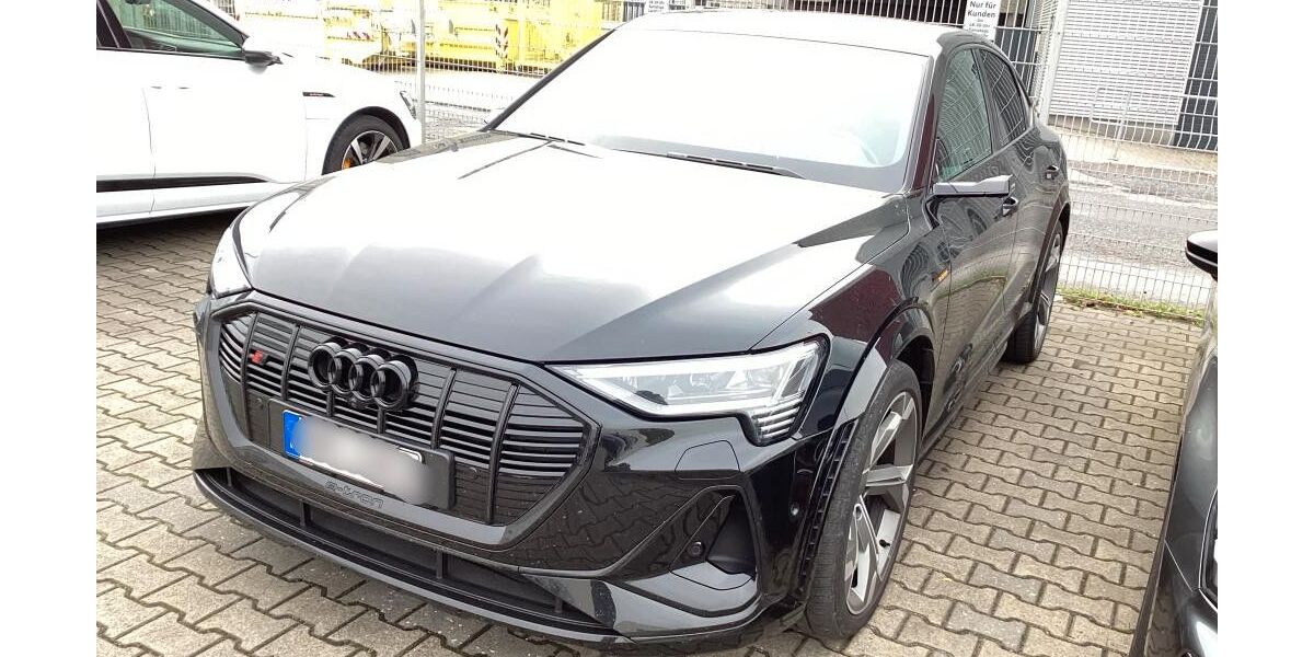 Audi e-tron 47.757 km 46.890 &euro; Malchin 17139