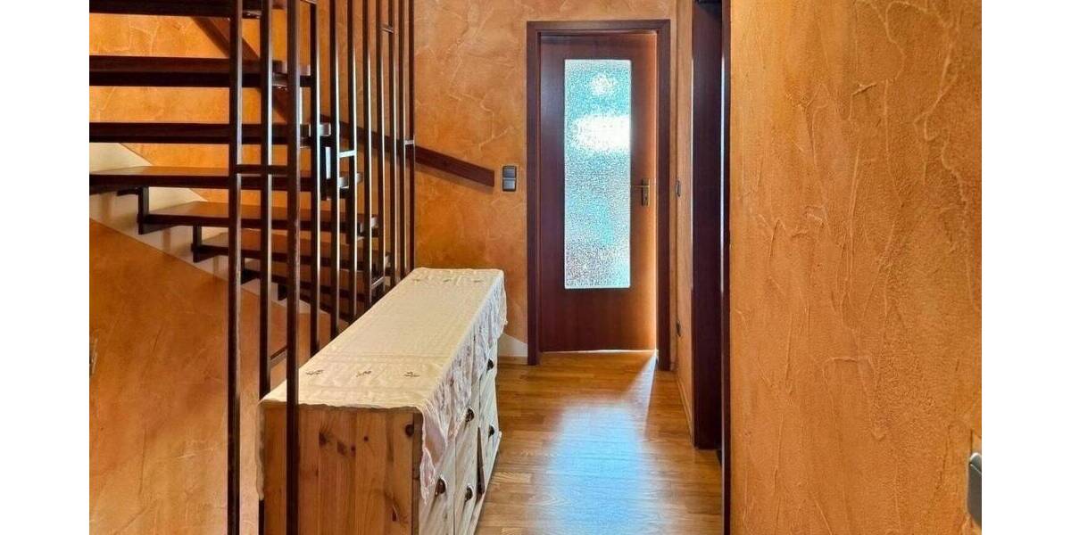 Einfamilienhaus Münchberg - 5 Zimmer, 117 m&sup2;, 225.000&euro; | Angebot:25995755