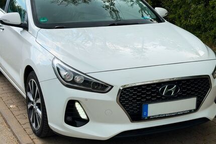 Hyundai i30 125.000 km 13.100 &euro; Frankfurt am Main 65929