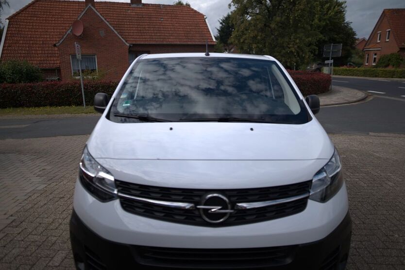 Opel Vivaro 26.516 km 19.000 € Holtland 26835