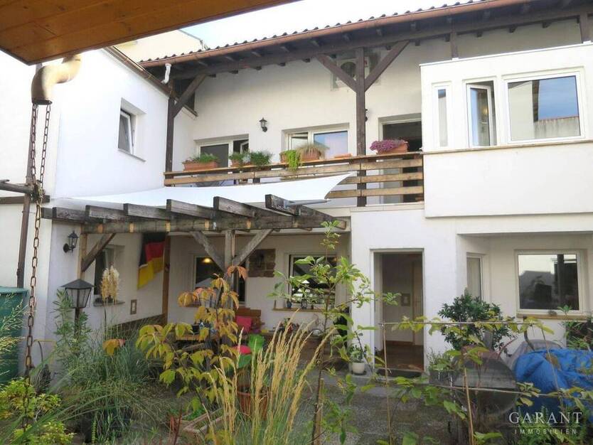 Stadtoase - Individuelles Einfamilienhaus mit kleinem Gäste- oder Bürohaus 4 zimmer