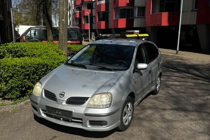 Nissan Almera Tino