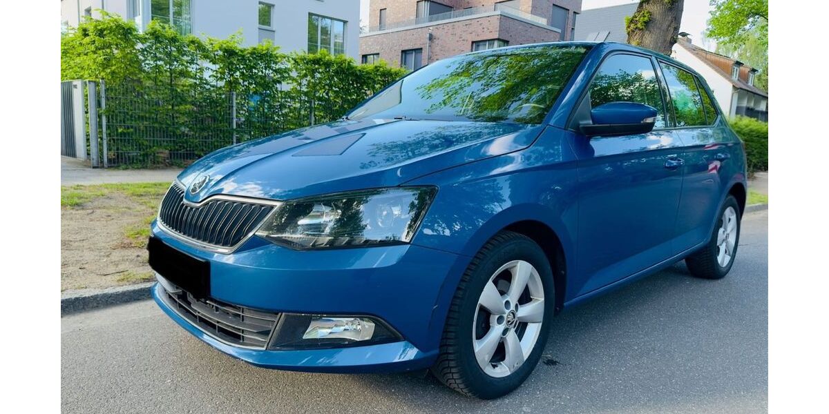 Skoda Fabia 144.107 km 6.200 &euro; Hamburg 22043