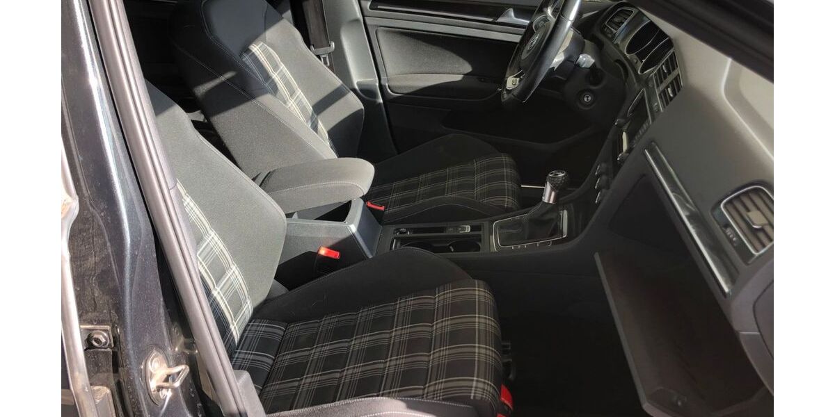 VW Golf 166.000 km 10.690 &euro; Karlsruhe 76133