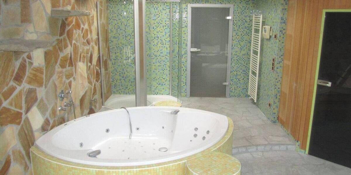 Etagenwohnung Gera Bieblach-Ost - 4 Zimmer, 198 m&sup2;, 1.500&euro; | Angebot:26891815