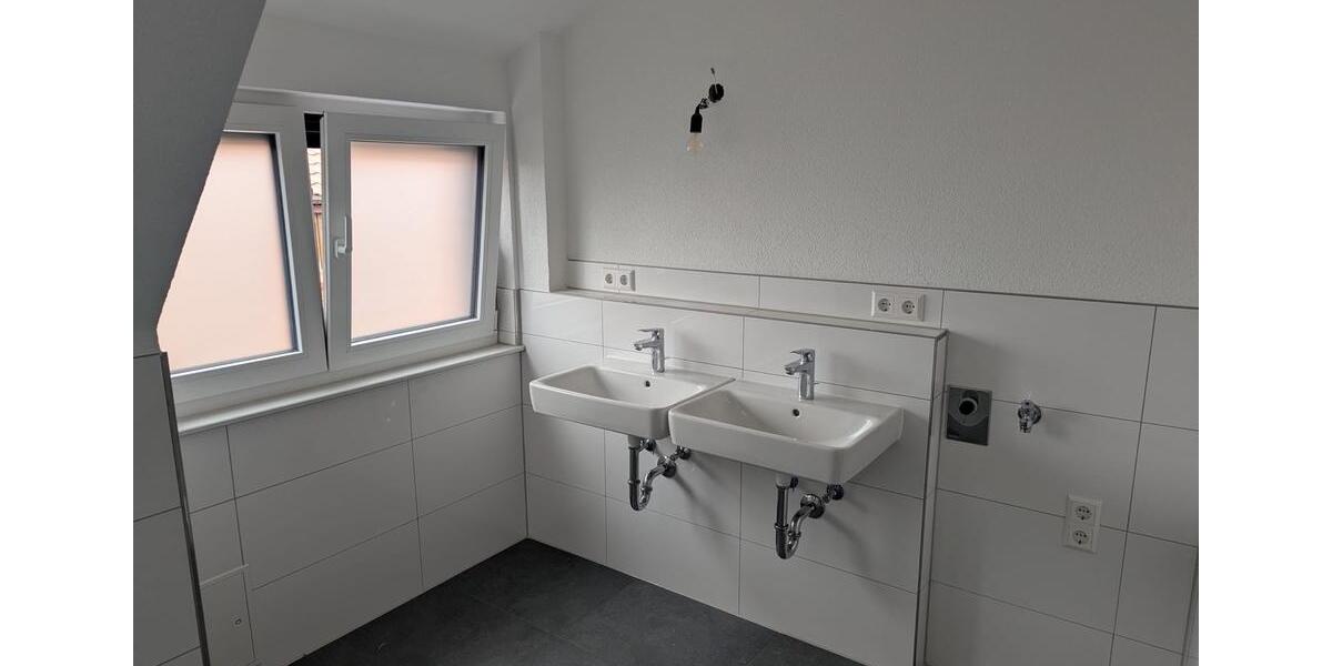 Dachgeschoßwohnung Stuttgart Feuerbach - 3 Zimmer, 76 m&sup2;, 1.500&euro; | Angebot:25022189